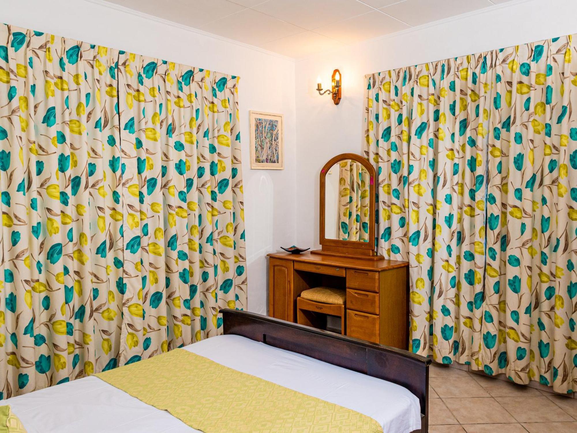 ויקטוריה Bottle Palm Villa מראה חיצוני תמונה
