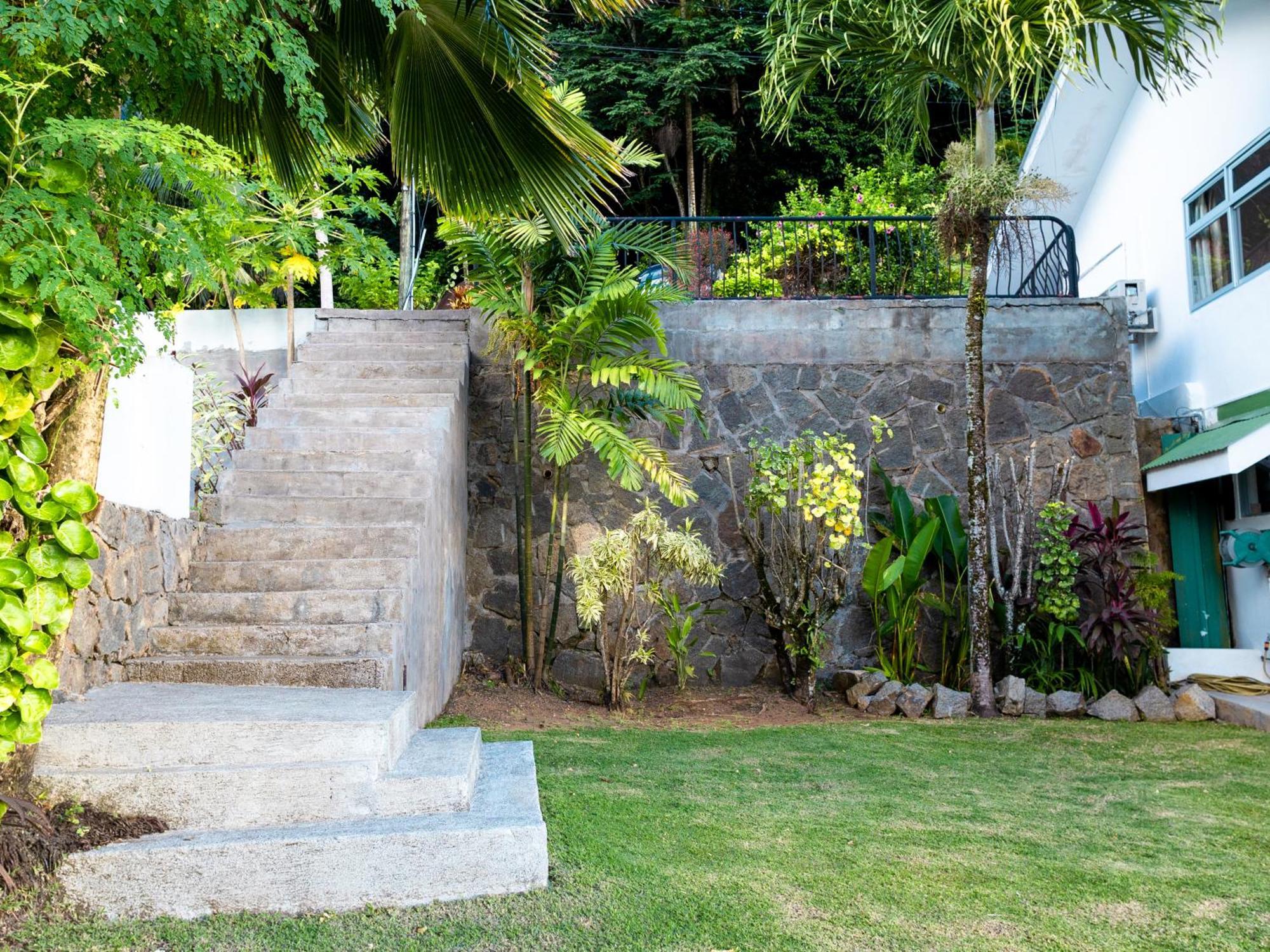 ויקטוריה Bottle Palm Villa מראה חיצוני תמונה
