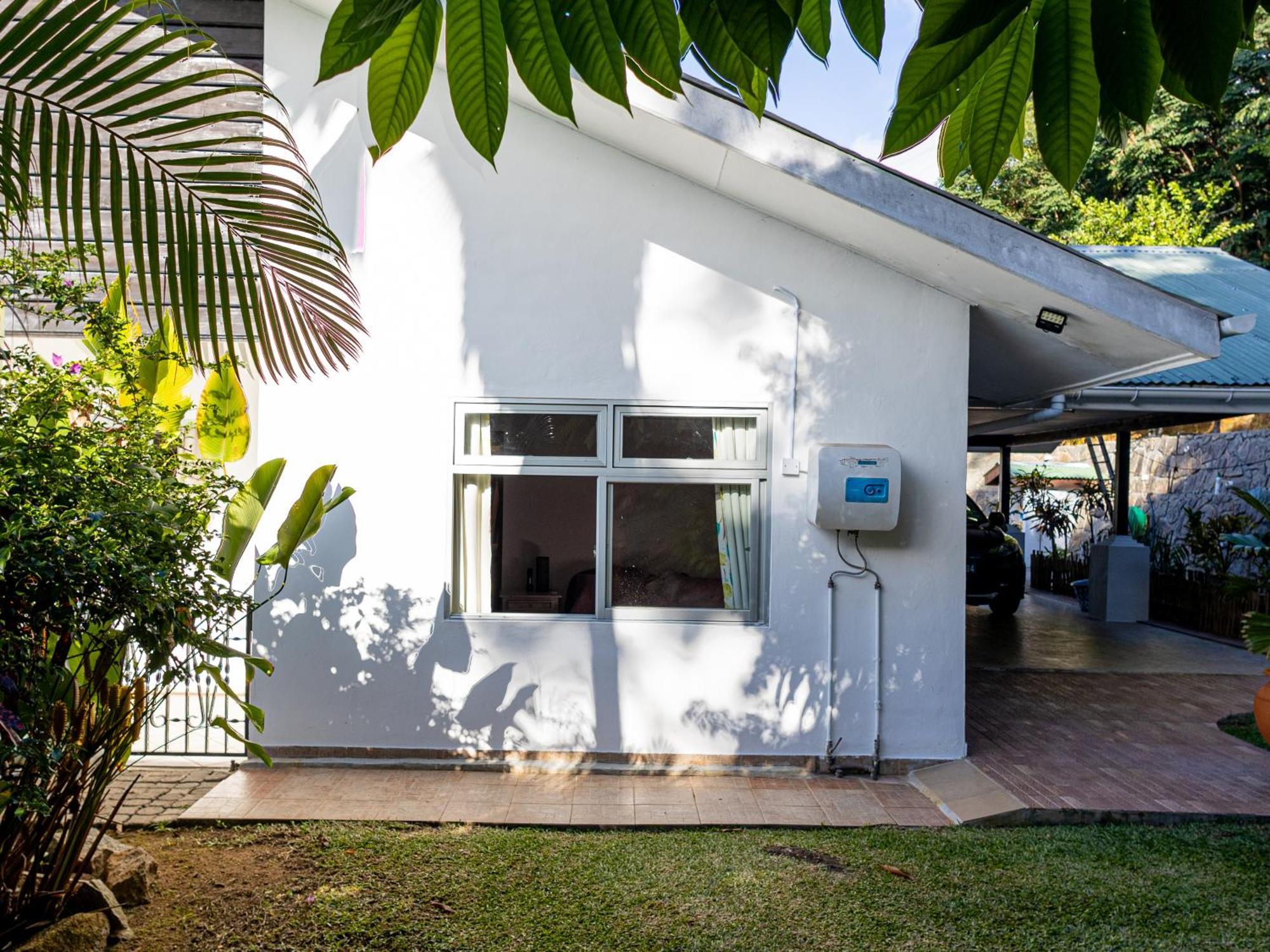 ויקטוריה Bottle Palm Villa מראה חיצוני תמונה