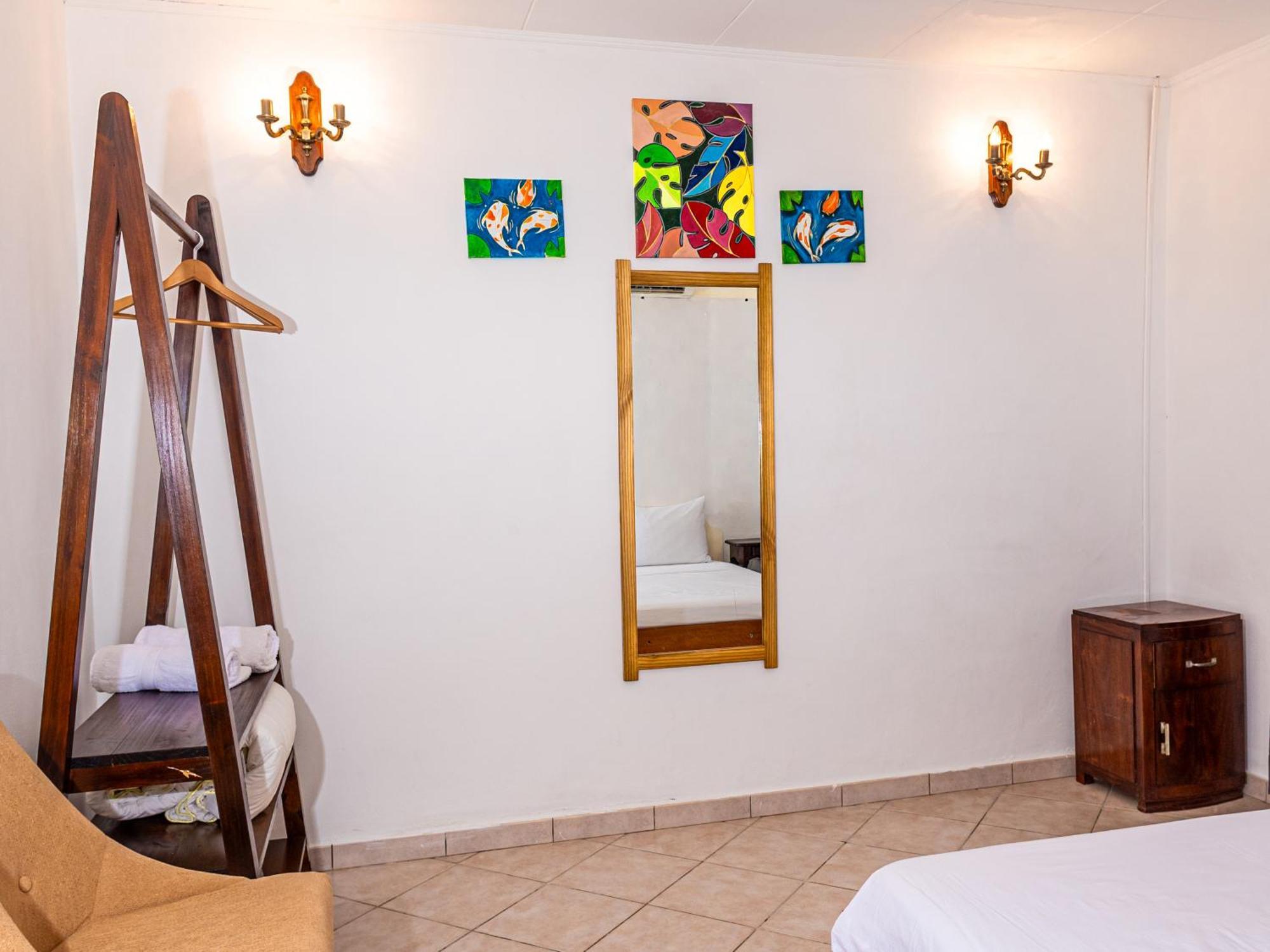ויקטוריה Bottle Palm Villa מראה חיצוני תמונה